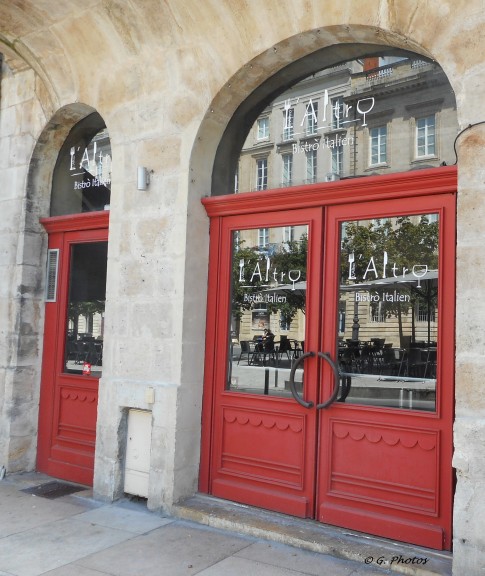 Bordeaux - Cours du Chapeau Rouge